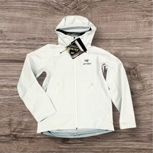 Arc'teryx Beta LT White